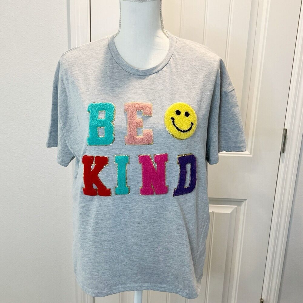 Love Dazed Be Kind With Smiley Face Women’s Short Sleeve T-Shirt Size Medium